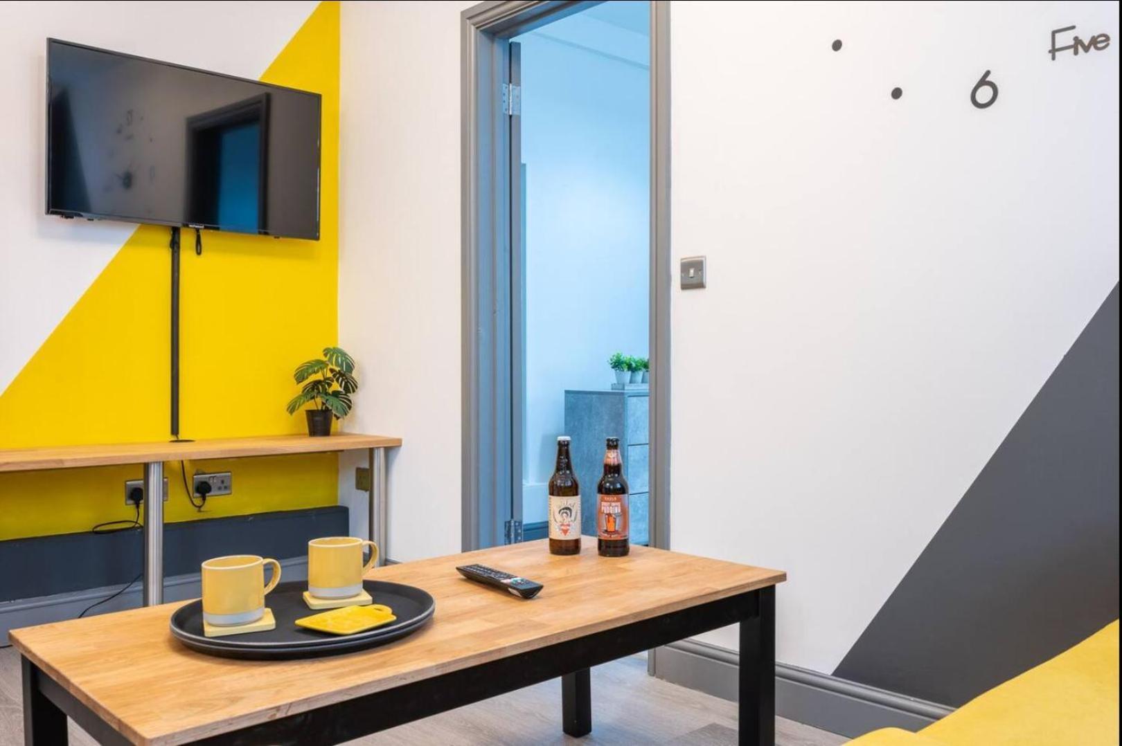 Stunning One Bedroom Apartments Near Shops & Central Cardiff Exterior foto